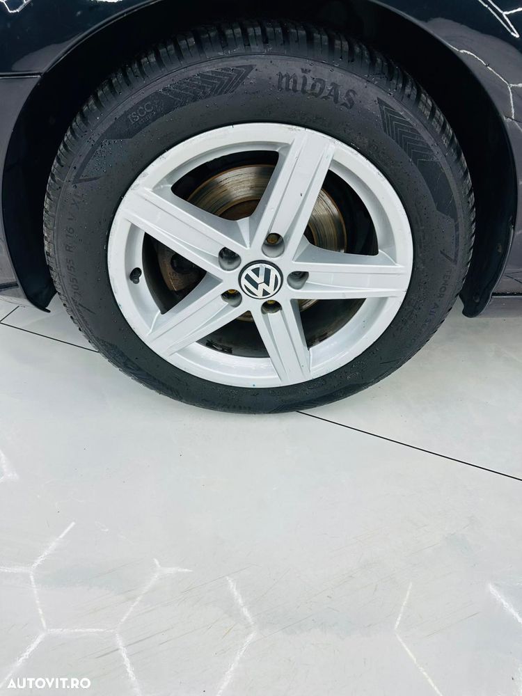 Volkswagen Golf 1.6 TDI DPF BlueMotion - 9