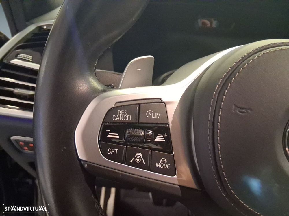BMW X7 40 d xDrive Pack M — fotografia 16