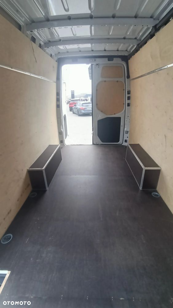 Mercedes-Benz SPRINTER - 16