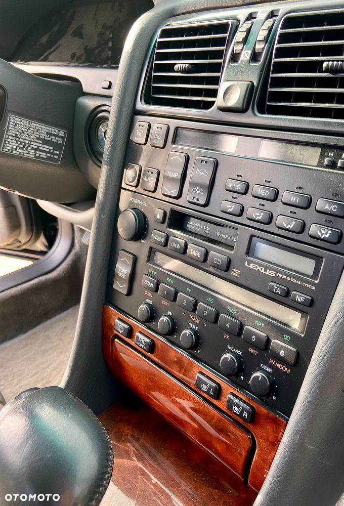 Lexus LS - 14