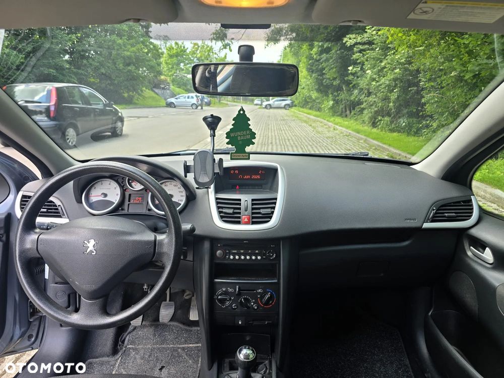 Peugeot 207 - 12