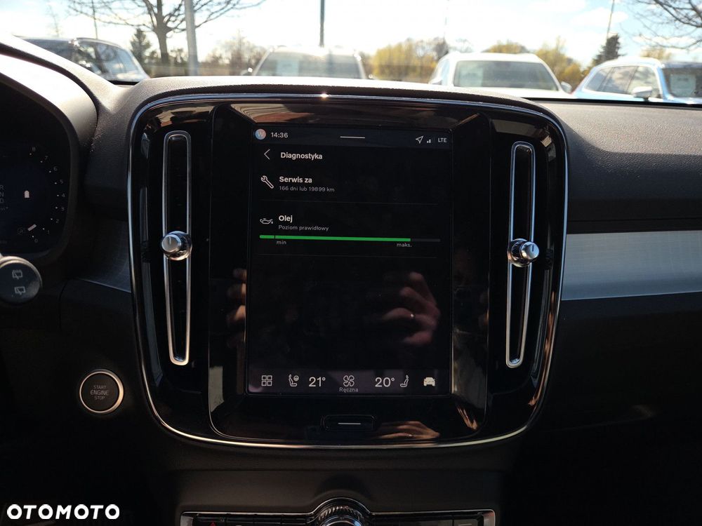 Volvo XC 40 B4 Plus Dark - 22