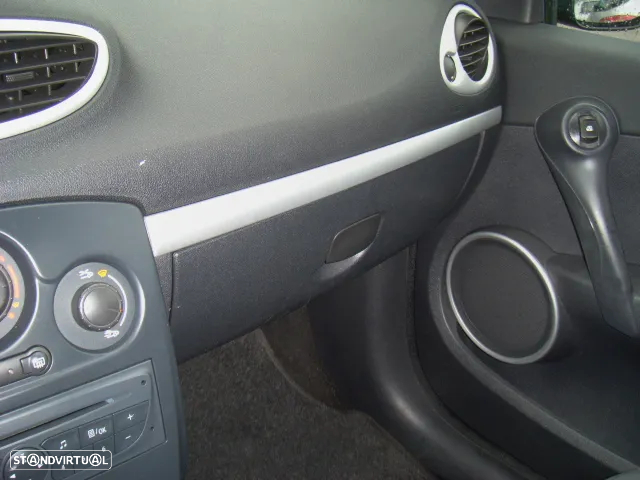 Renault Clio 1.2 16V Dynamique Luxe - 22