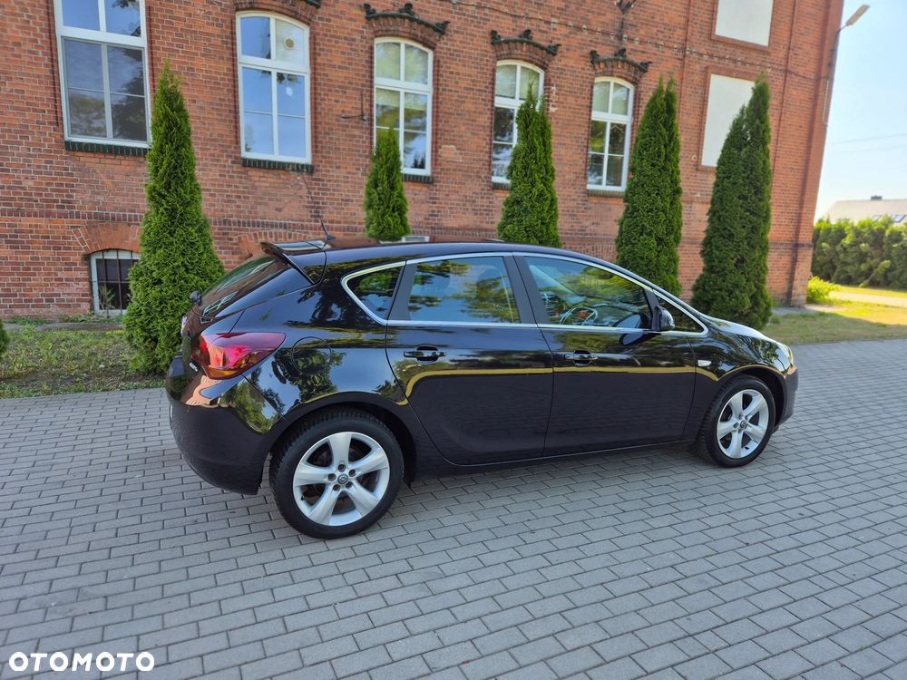 Opel Astra 1.4 ecoFLEX - 26