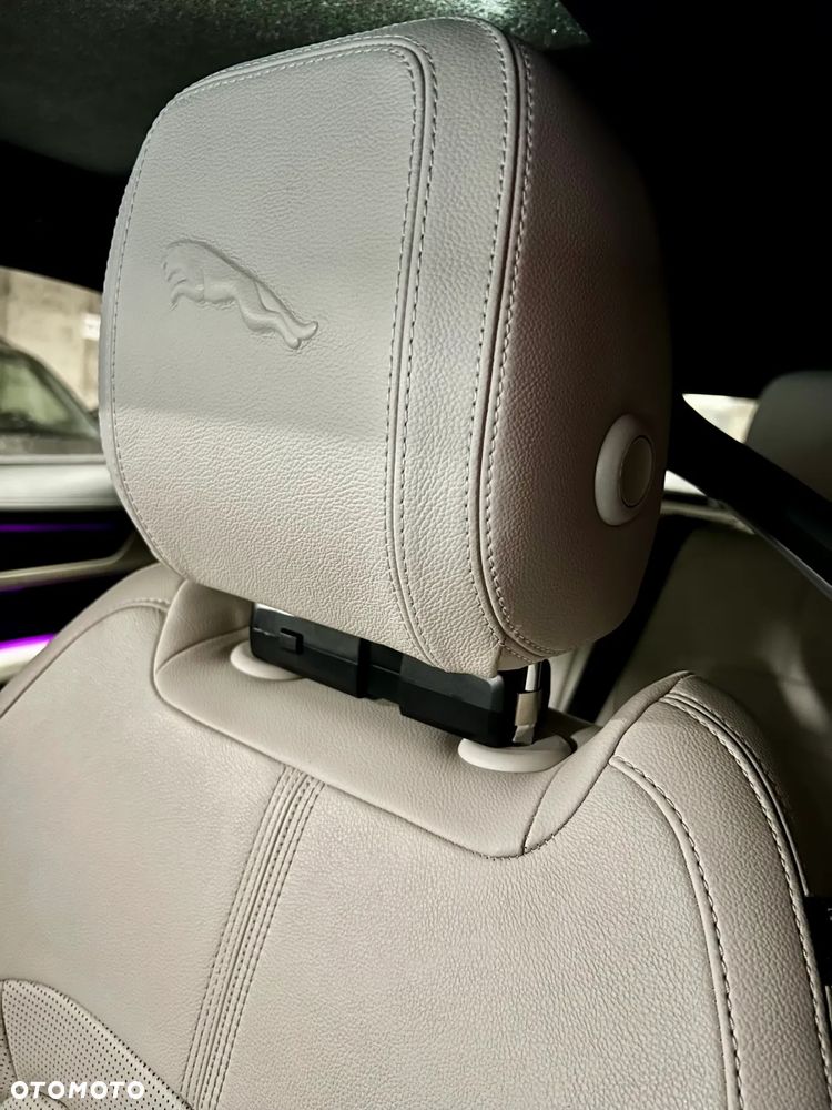 Jaguar F-Pace P400 AWD R-Dynamic S - 40