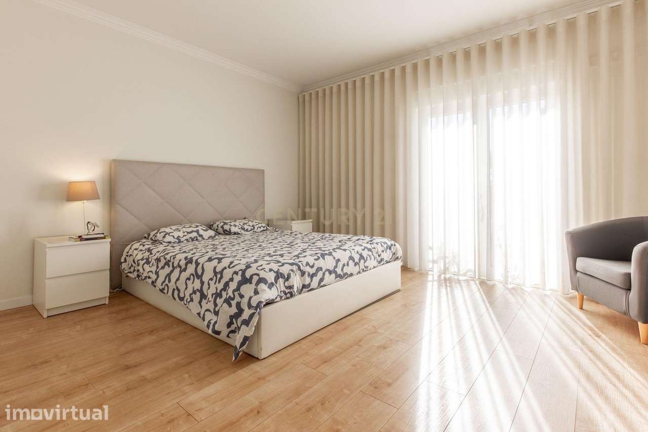 Apartamento T2 com Garagem - Quinta do Conde - Grande imagem: 3/21