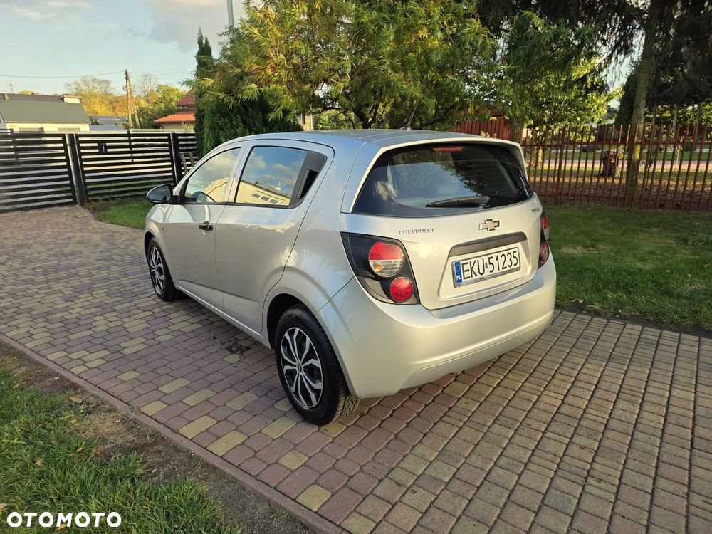 Chevrolet Aveo 1.2 LS - 23