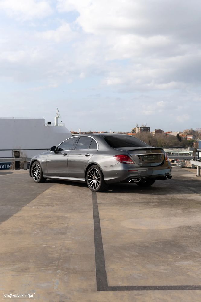 Mercedes-Benz E 220 d 4Matic 9G-TRONIC AMG Line - 2