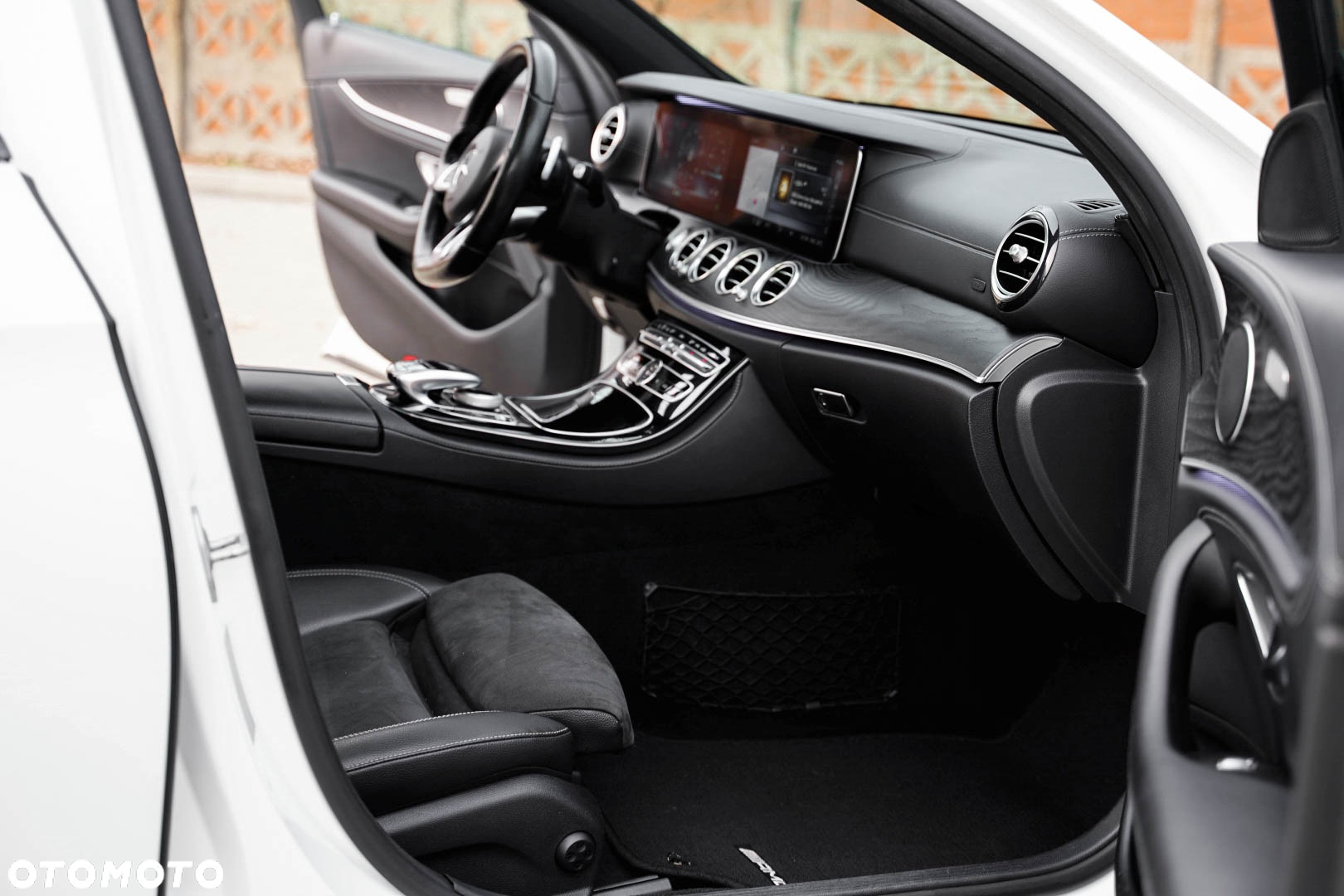 Mercedes-Benz Klasa E 220 d 9G-TRONIC - 17