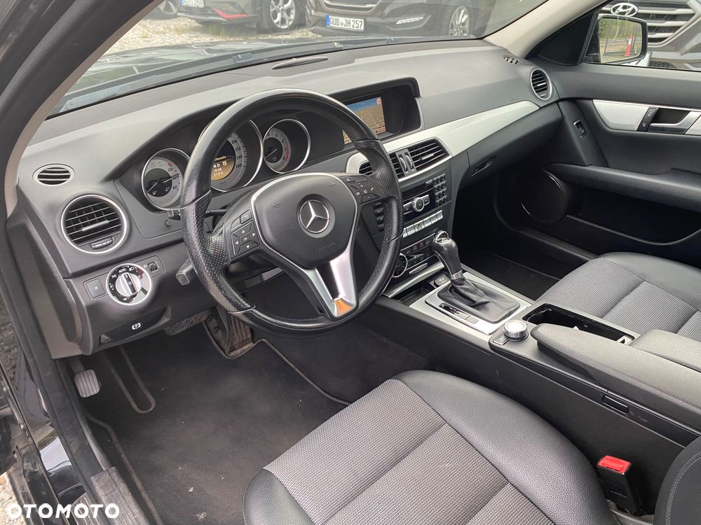Mercedes-Benz Klasa C 180 CGI Automatik BlueEFFICIENCY Avantgarde - 20