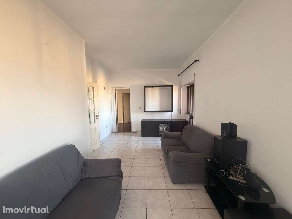 Apartamento T3 em Sacavém com 51 m² de terraço e arrecadação - Grande imagem: 2/16