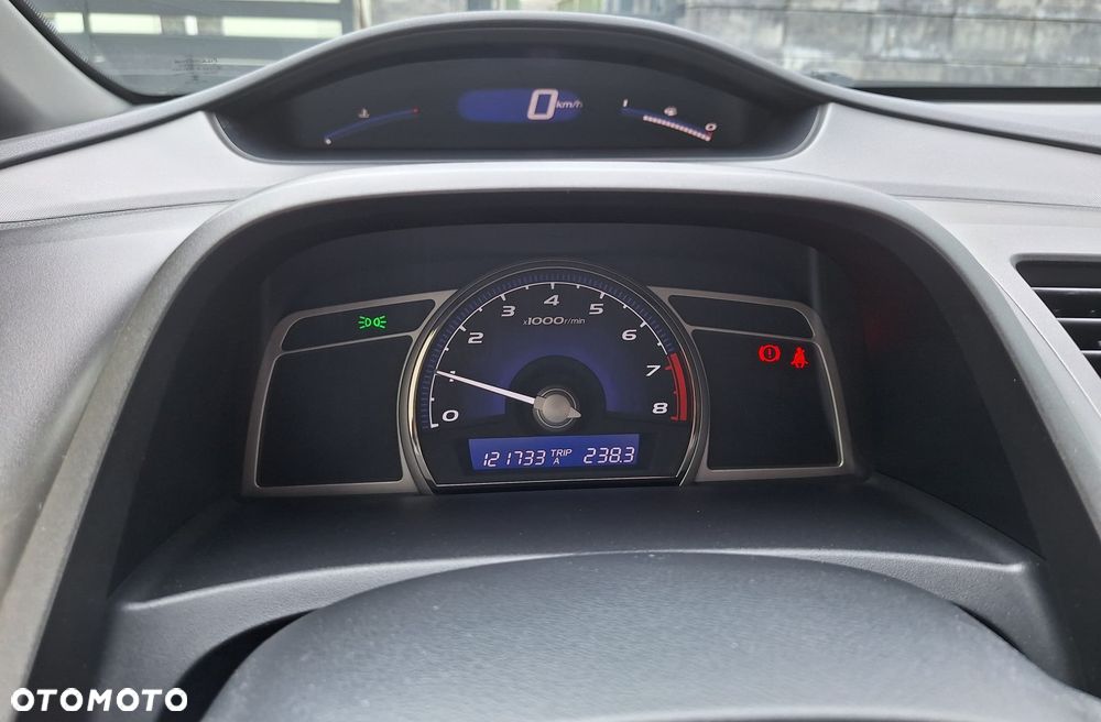 Honda Civic 1.8 Executive - 11