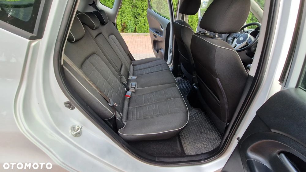 Kia Venga 1.6 CRDi 128 Business Line - 14