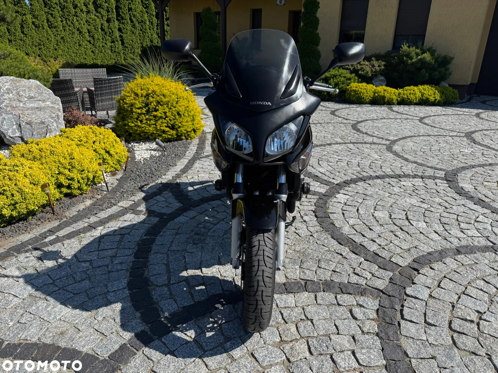 Honda CBF - 2