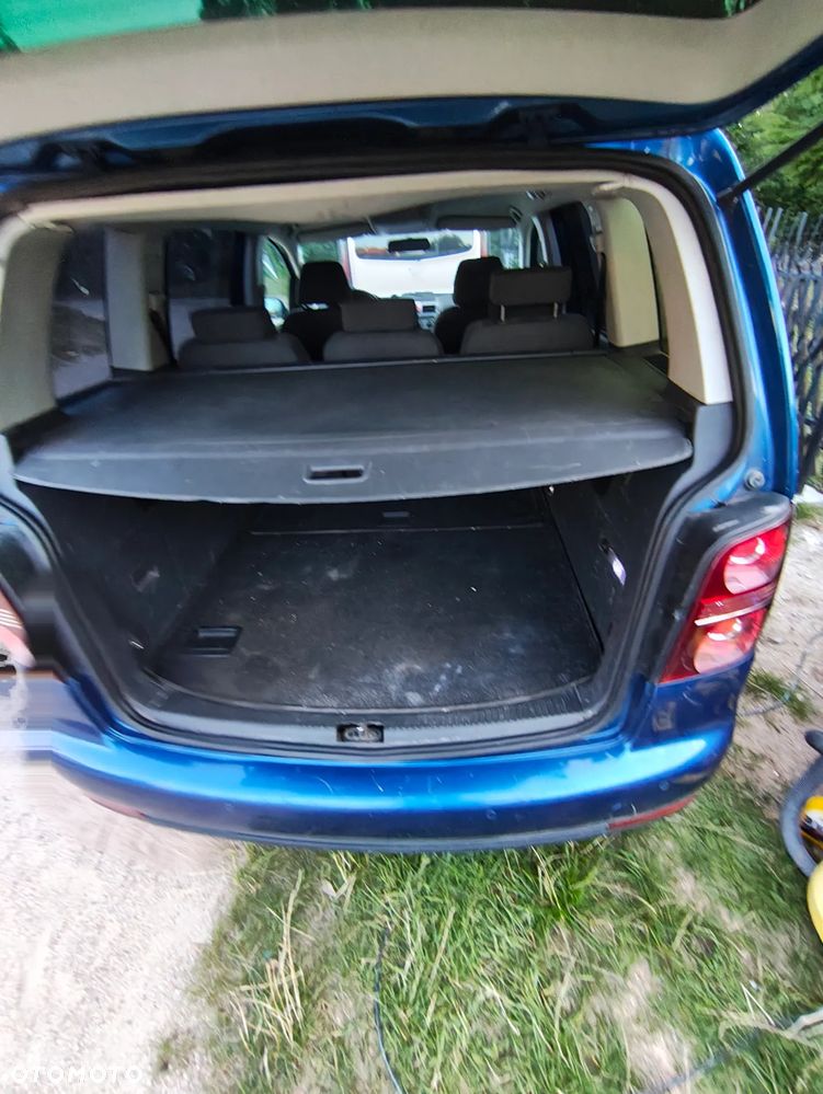 Volkswagen Touran 2.0 TDI Highline DSG - 9