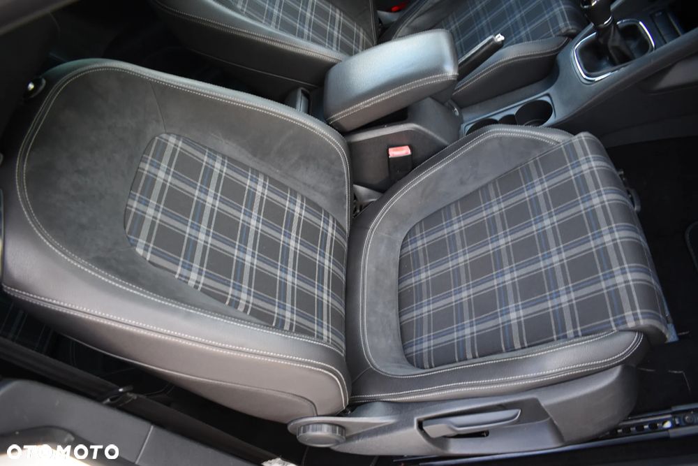 Volkswagen Scirocco 2.0 TDI Edition - 34