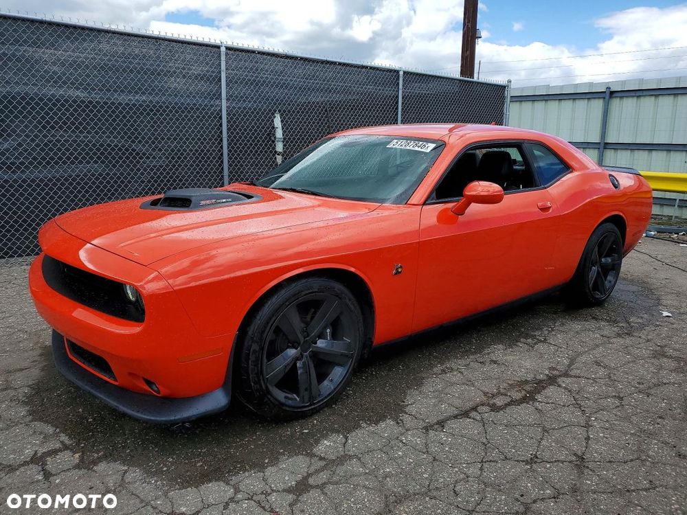 Dodge Challenger - 1