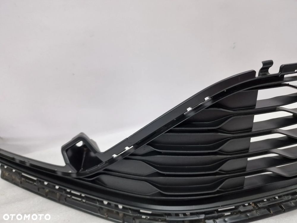 VW GOLF VII R-LINE 7 5G0 LIFT 16- KRATKA ŚRODKOWA ZDERZAKA PRZEDNIEGO PRZÓD , NR 5G0853677AC , NR AUKCJI KR204 - 24