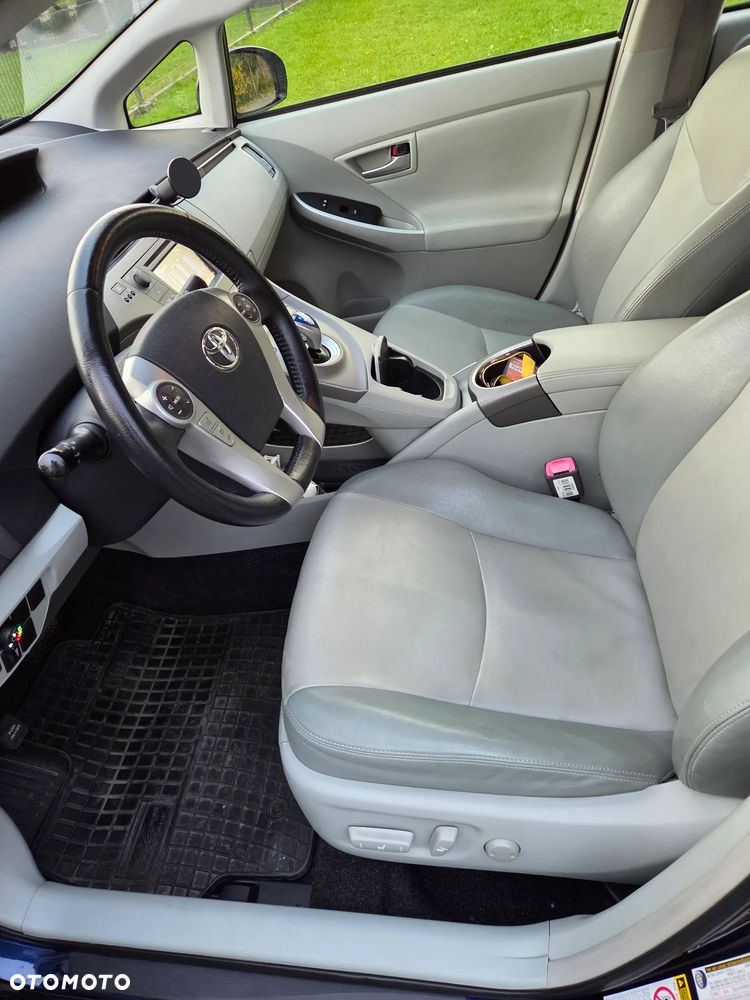 Toyota Prius - 3