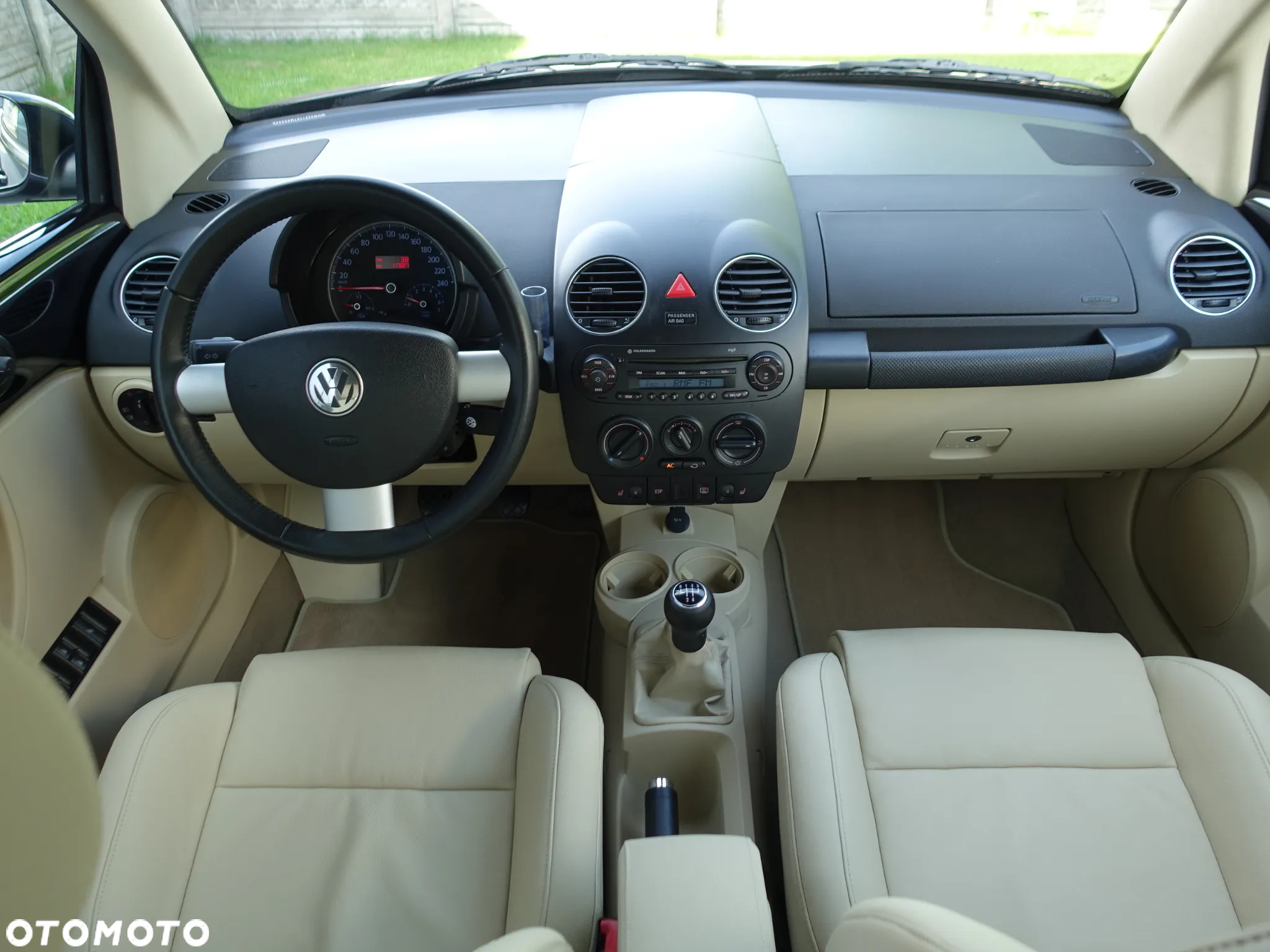 Volkswagen New Beetle Cabriolet 1.8 - 13