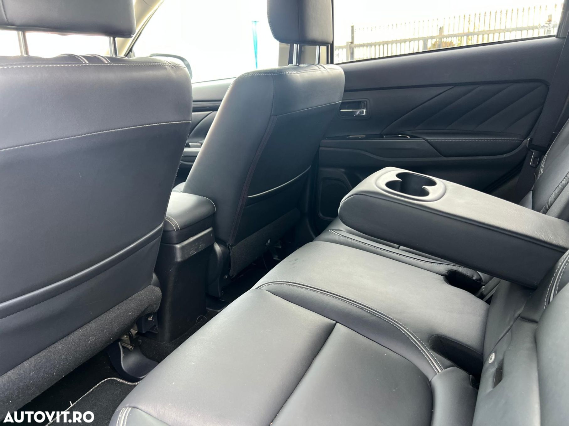 Mitsubishi Outlander - 23