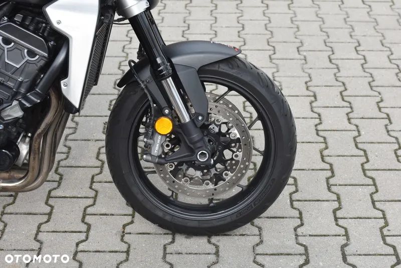 Honda CB - 8