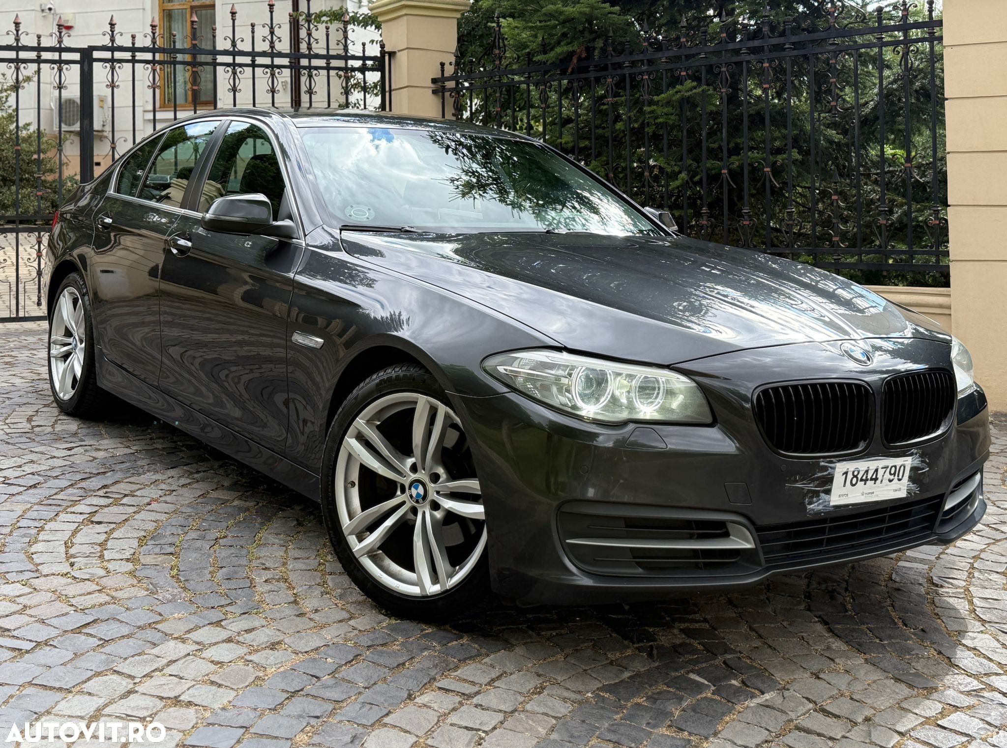 BMW Seria 5 520d AT - 1