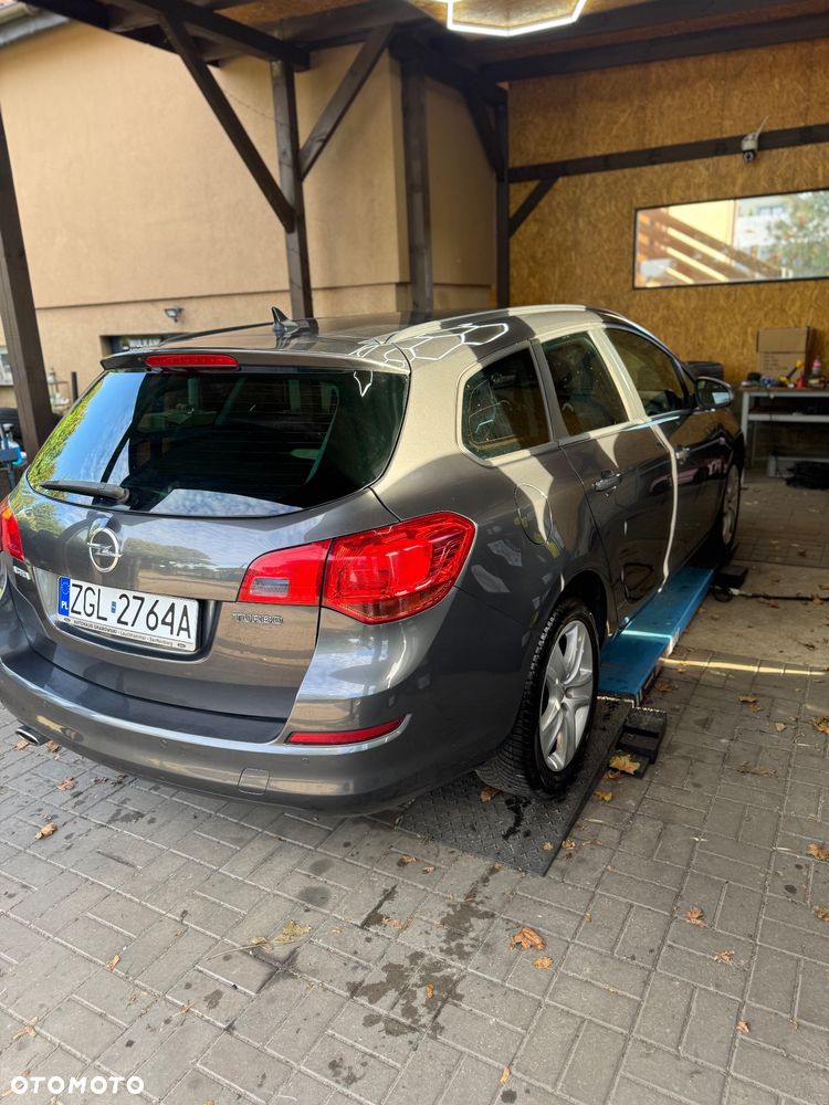 Opel Astra 1.6 Turbo Design Edition - 7