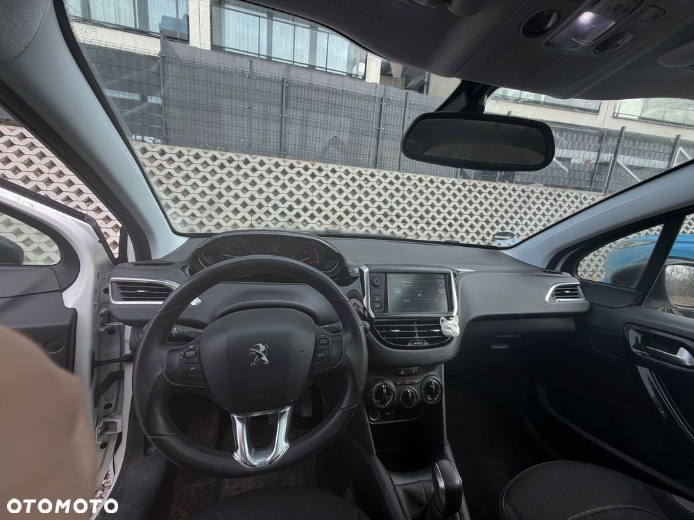 Peugeot 208 1.2 PureTech Style - 5