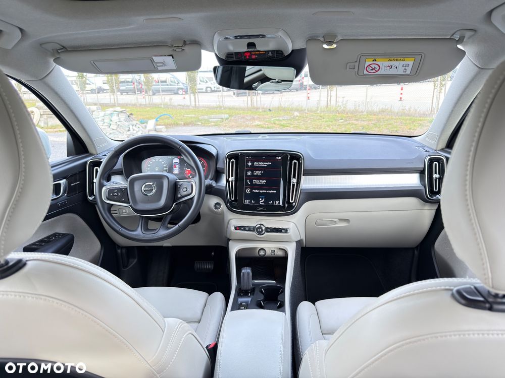 Volvo XC 40 D4 AWD Momentum (Intro Edition) - 6