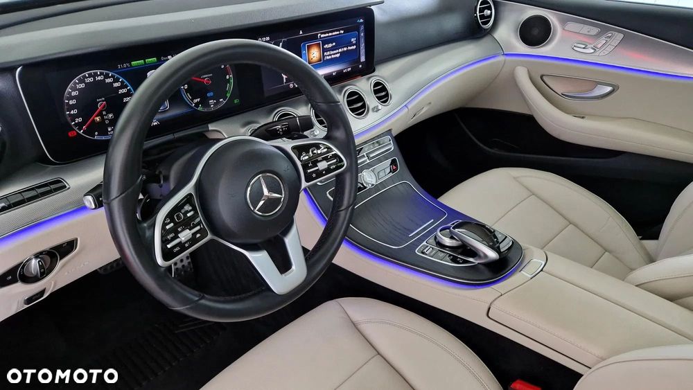 Mercedes-Benz Klasa E 300 de Avantgarde - 28