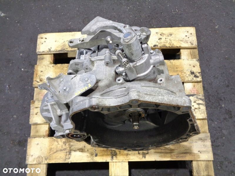 Skrzynia BIEGÓW Opel Corsa 1.6 Turbo M32 Z16LER 2010R Vxr 1.6T - 1