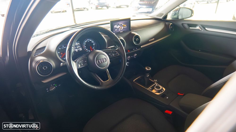 Audi A3 Sportback 2.0 TDI Advance - 10