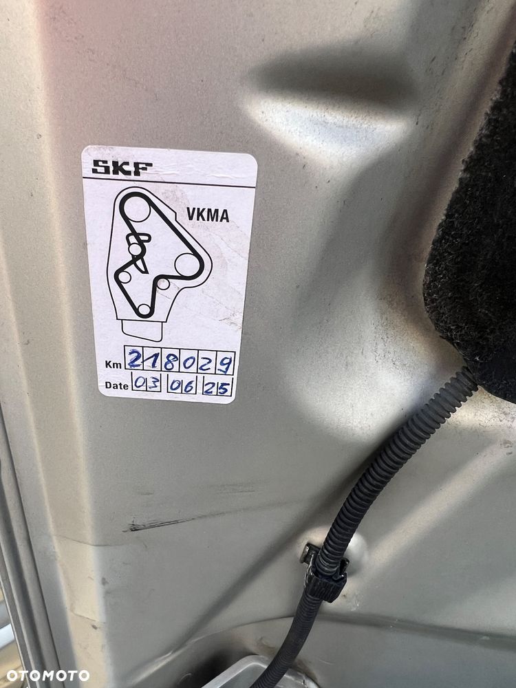 Ford Kuga 2.0 TDCi 2x4 Titanium - 32