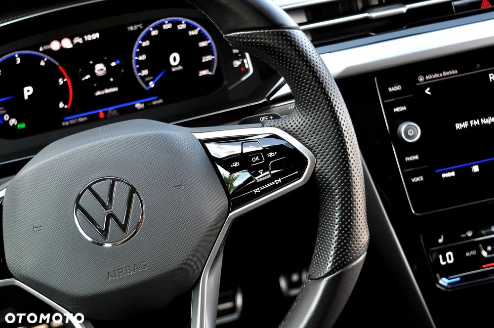 Volkswagen Arteon 2.0 TDI SCR 4Motion DSG R-Line - 29
