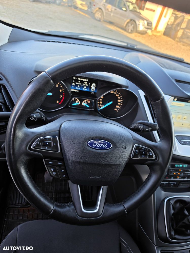 Ford Kuga 1.5 EcoBoost 2WD Trend - 22