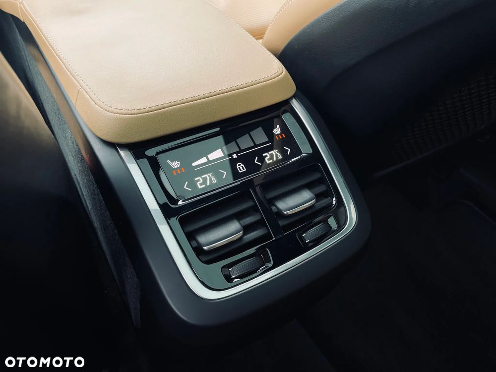 Volvo XC 90 B5 D AWD Ultimate Dark 7os - 21