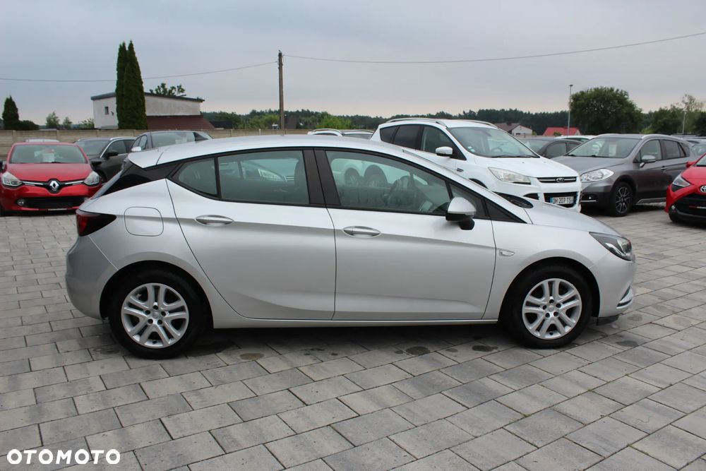 Opel Astra 1.6 D (CDTI) Dynamic - 11