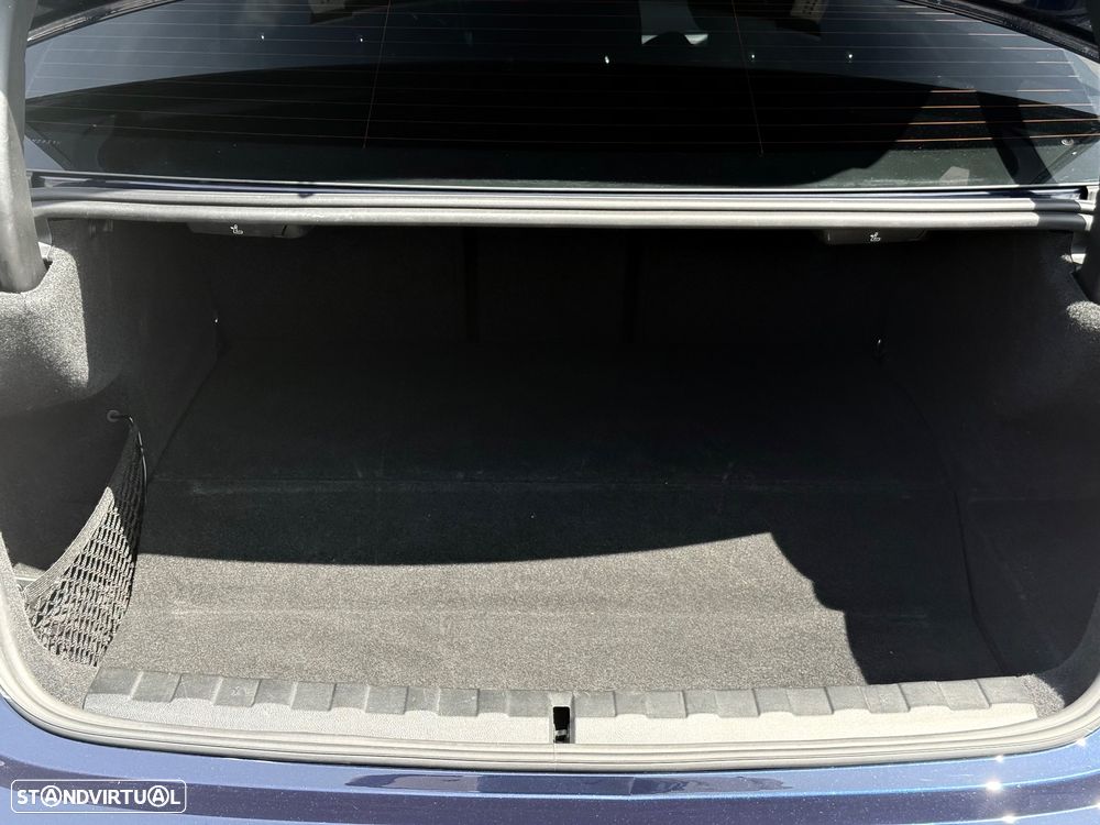 BMW 330 e Pack M Auto - 29