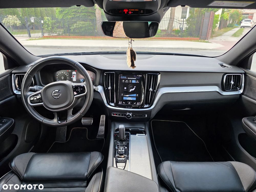 Volvo S60 B4 B R-Design - 16
