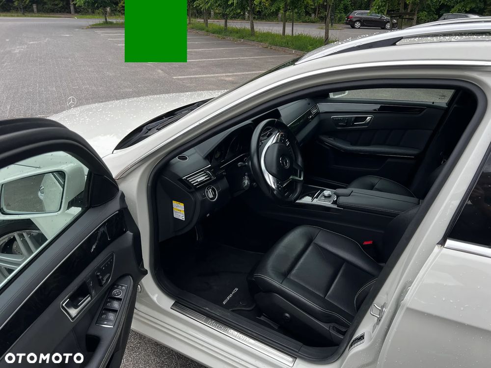 Mercedes-Benz Klasa E 500 BlueEFFICIENCY 7G-TRONIC Avantgarde - 25