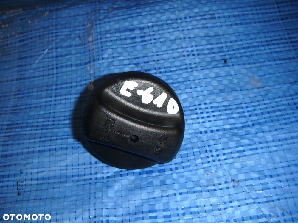 bmw e-61 2.5d 05r korek wlewu paliwa - 1