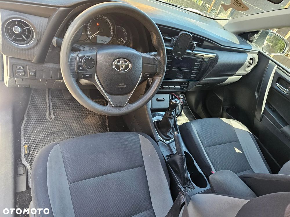 Toyota Auris 1.4 D-4D Active - 3