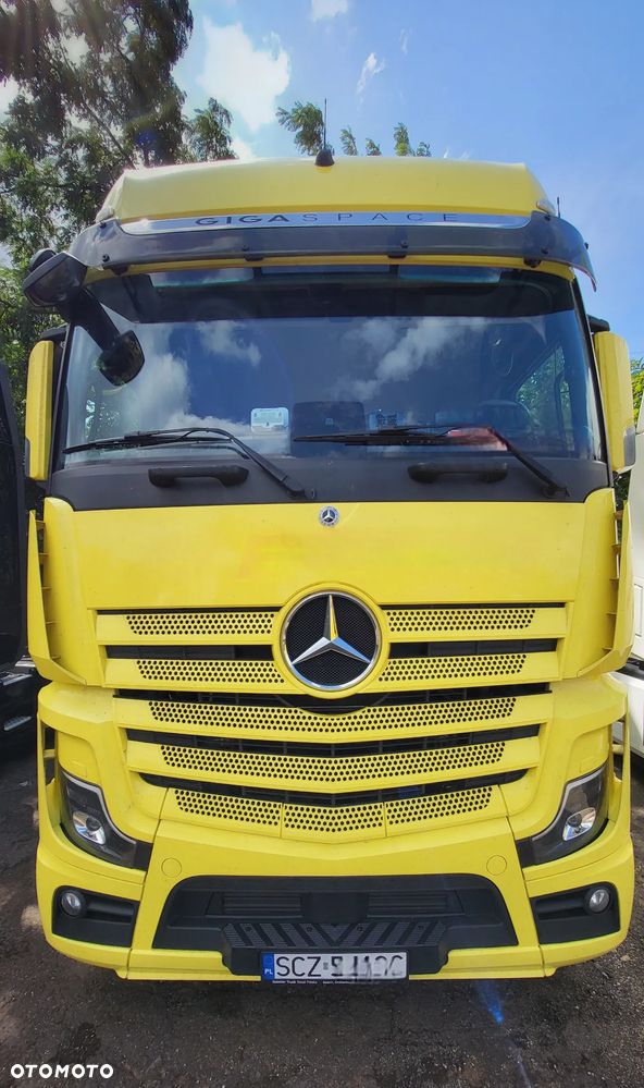 Mercedes-Benz Actros - 14