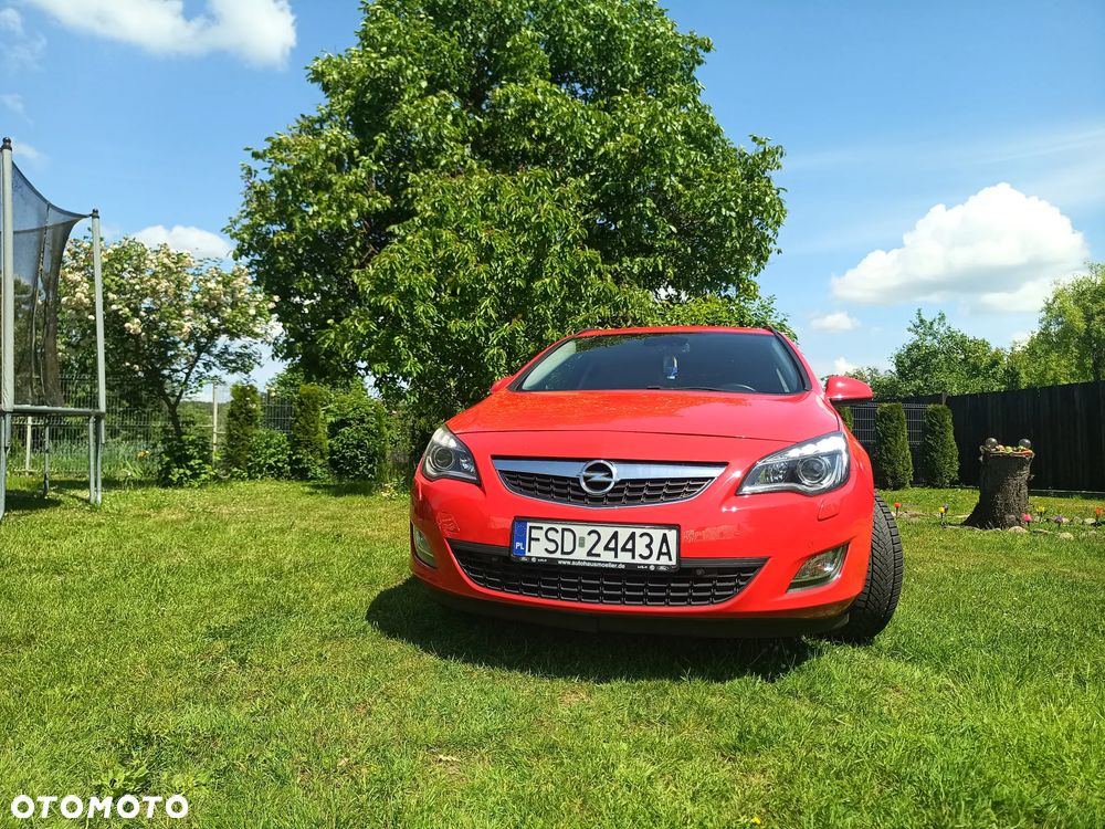 Opel Astra 1.6 Turbo Color Edition - 2