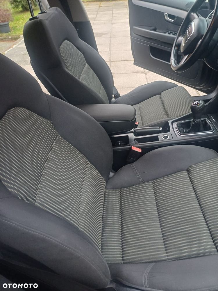 Audi A4 Avant 2.0T FSI - 11