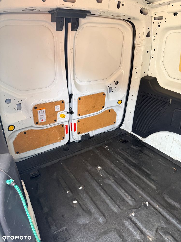 Ford Transit Connect - 13