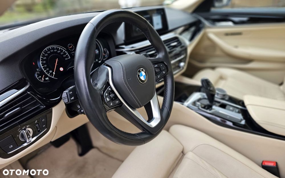 BMW Seria 5 520d Efficient Dynamics Edition - 16