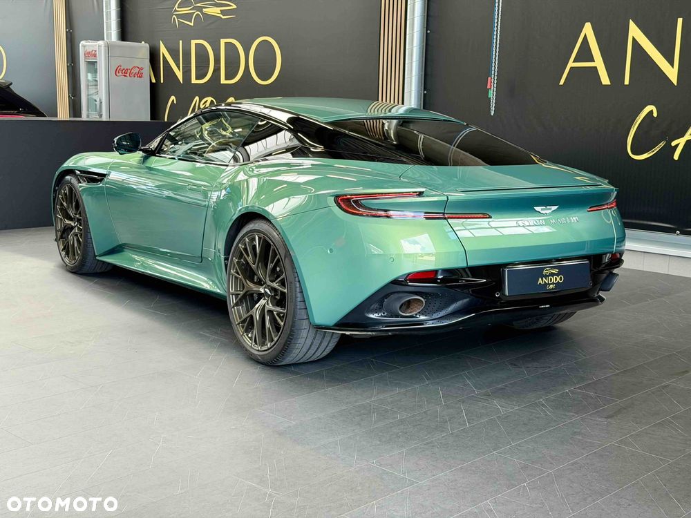 Aston Martin DB12 - 9