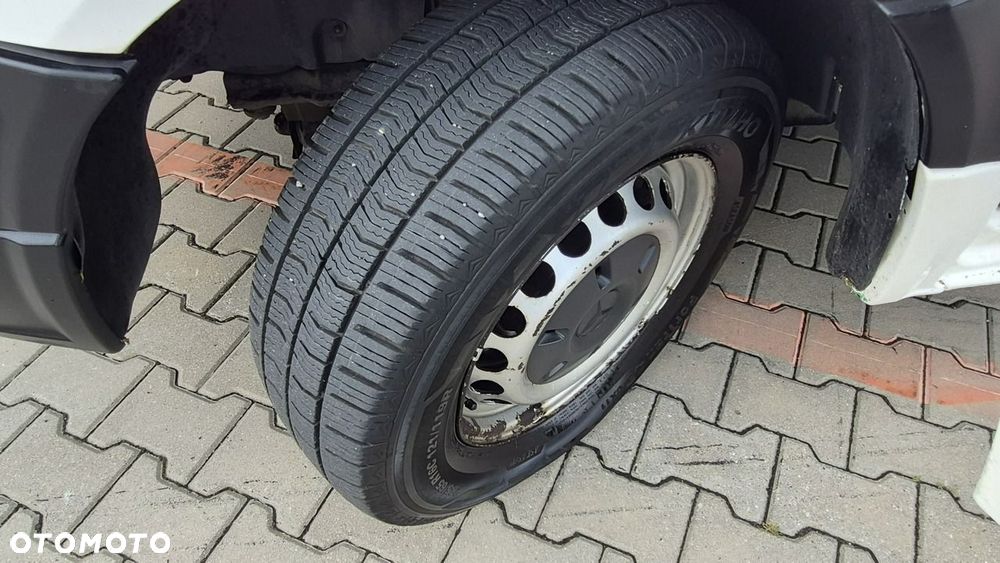 Mercedes-Benz Sprinter - 20